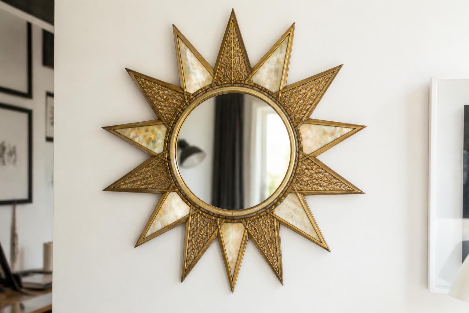 découvrez l'histoire fascinante du miroir line vautrin, apprenez à estimer sa cote et découvrez nos conseils pour reconnaître une pièce authentique et rare.