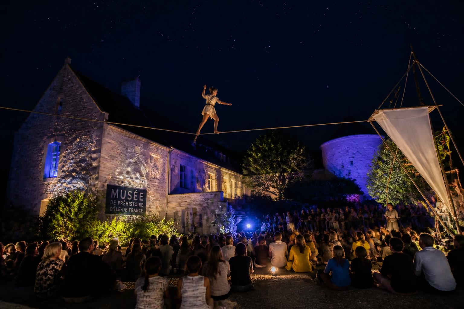 plongez dans la nuit des musées 2026 en île-de-france et vivez 5 expériences nocturnes inédites alliant art, culture et découverte sous un nouveau jour.