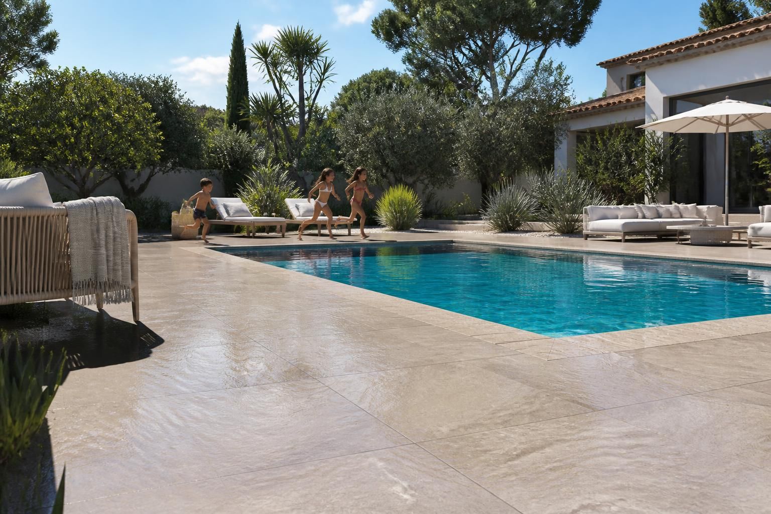 découvrez comment sécuriser votre espace piscine avec notre guide complet sur les carreaux antidérapants pour plage de piscine. informez-vous sur les tarifs et les normes essentielles à respecter pour garantir sécurité et confort.